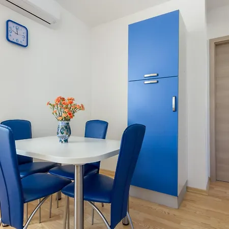 Great Near Beach And Old Town Apartment