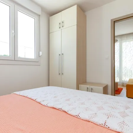 Great Near Beach And Old Town Apartment *